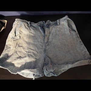 American Eagle mom shorts size 16
